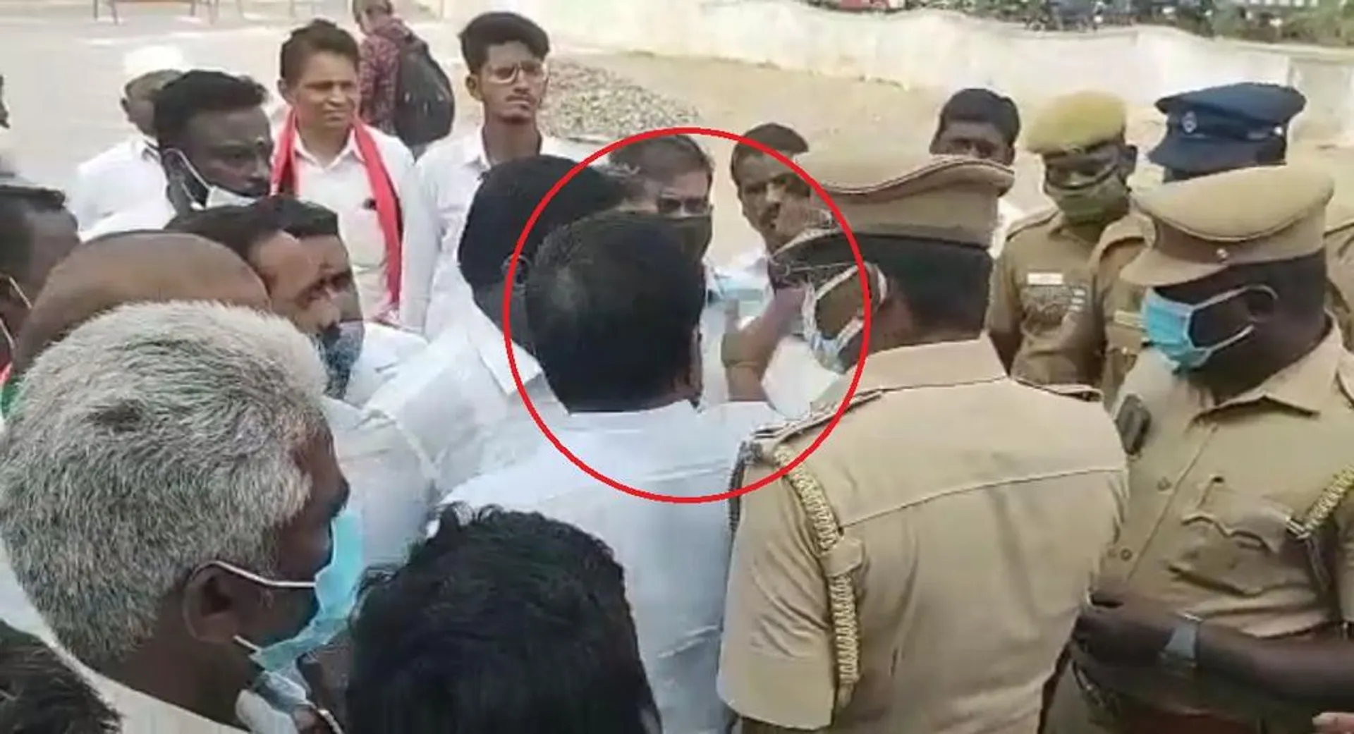 Tension of the ruling party before the eyes of the police!